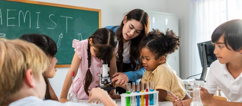 comment devenir institutrice maternelle sans diplome